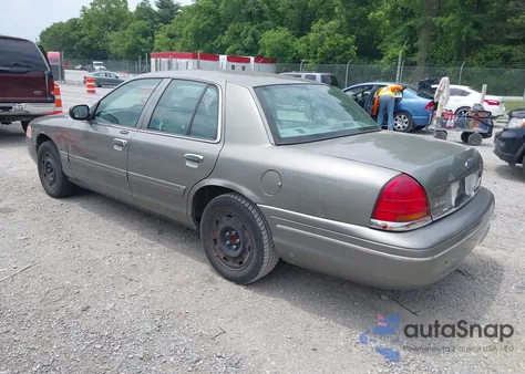 2003 Ford Crown Victoria Standard из США, поврежденный, VIN 2FAFP73WX3X182848